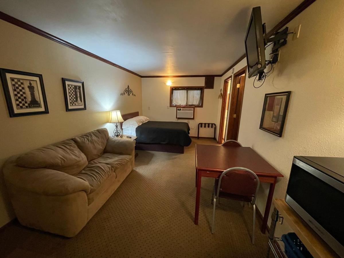 Highland Court Motel Fairmont