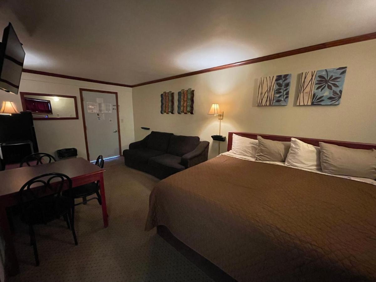 Highland Court 2*